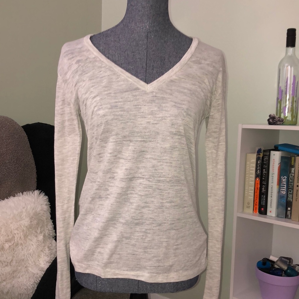 alternative long sleeve v neck